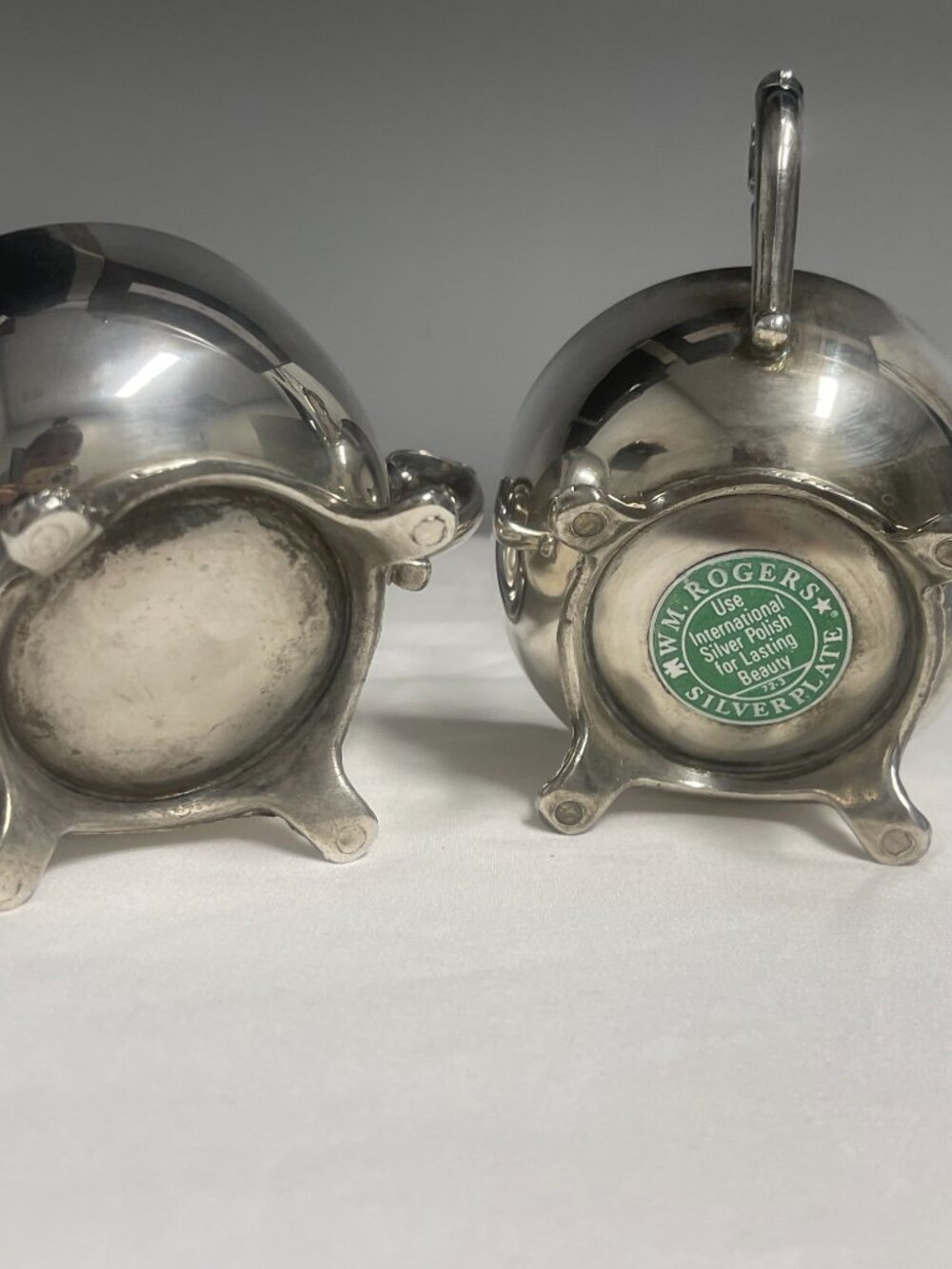 Wm Rogers Silverplate Creamer & Covered Sugar Bowl Set - Picture 8 of 11